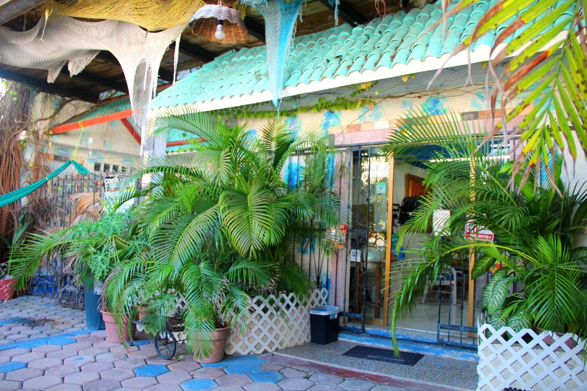Posada Marpez Cancun Bagian luar foto